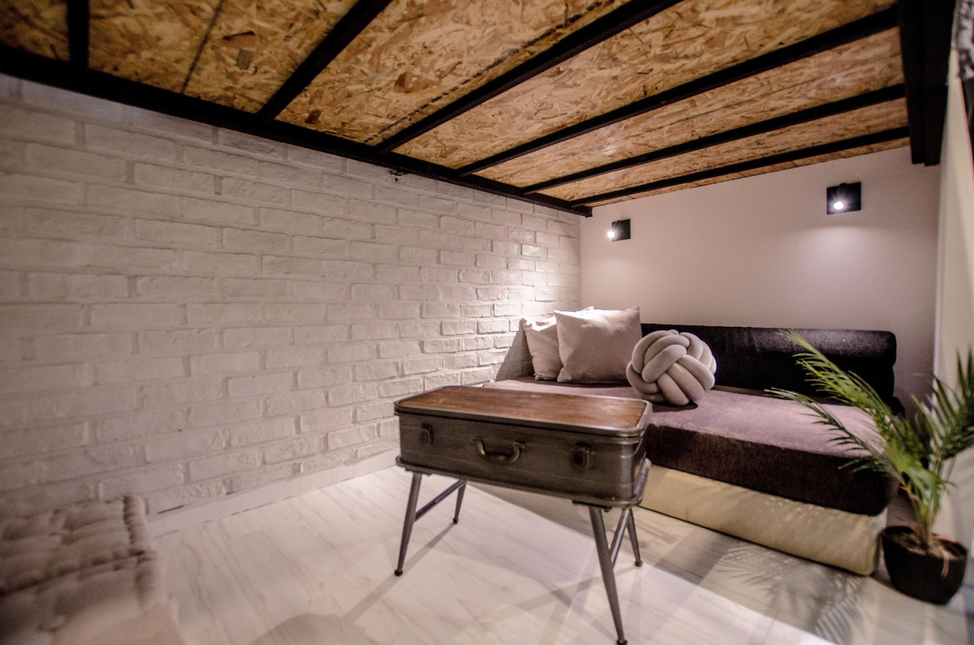 เอ็มมิโอ 2 ดีไซน์ เรสซิเดนซ์ มย็องดง Hostel โซล ภายนอก รูปภาพ