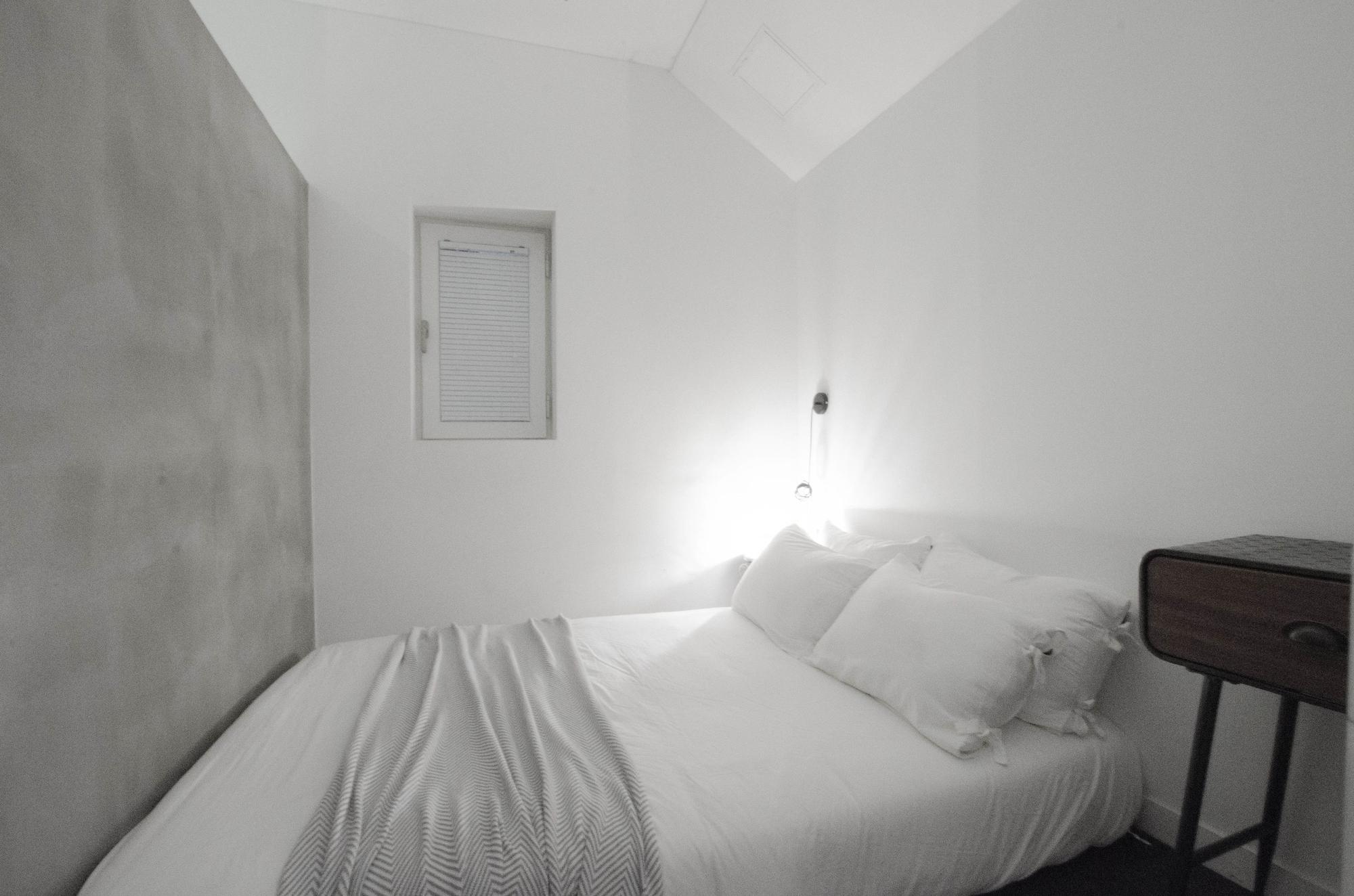 เอ็มมิโอ 2 ดีไซน์ เรสซิเดนซ์ มย็องดง Hostel โซล ภายนอก รูปภาพ