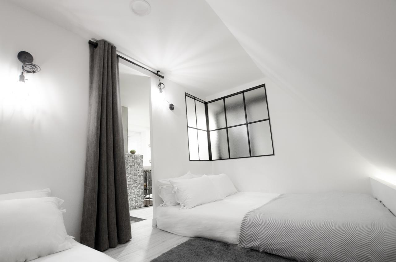 เอ็มมิโอ 2 ดีไซน์ เรสซิเดนซ์ มย็องดง Hostel โซล ภายนอก รูปภาพ
