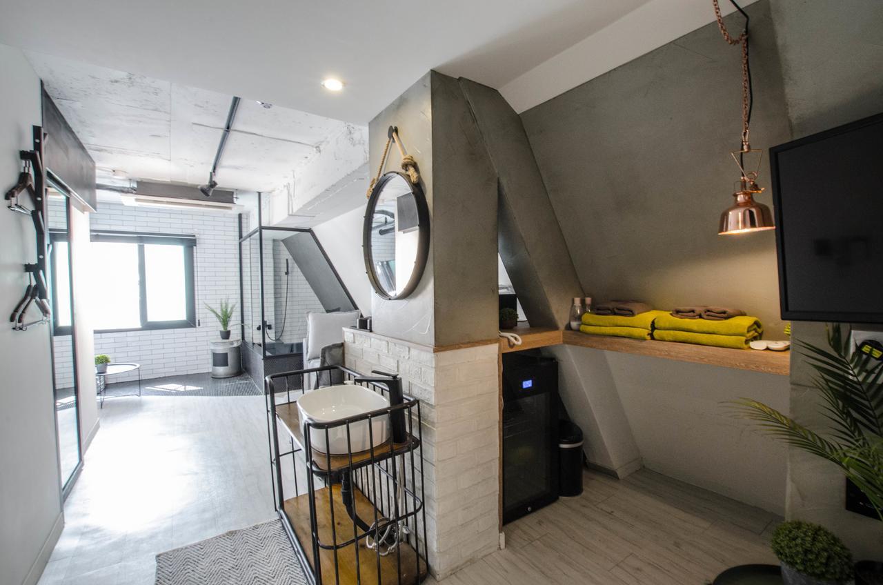 เอ็มมิโอ 2 ดีไซน์ เรสซิเดนซ์ มย็องดง Hostel โซล ภายนอก รูปภาพ