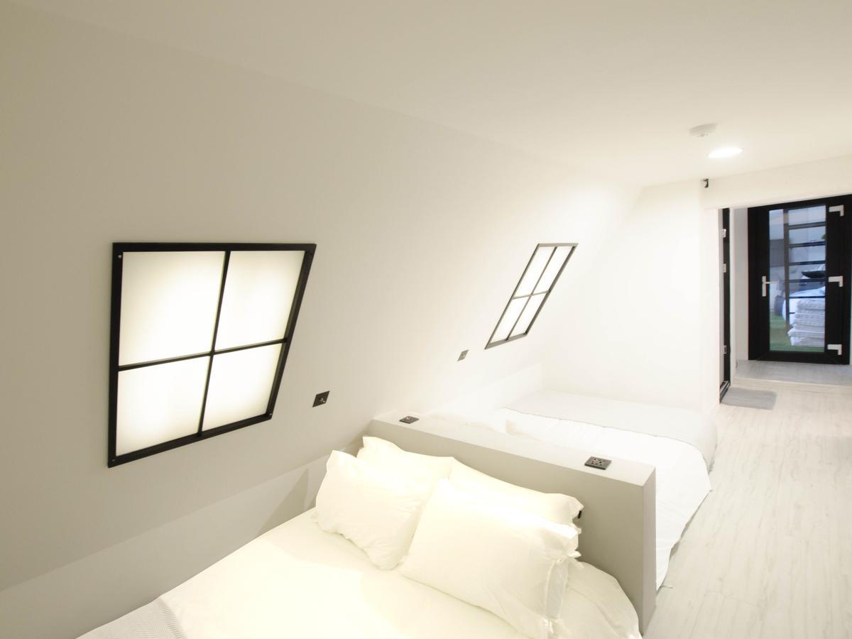 เอ็มมิโอ 2 ดีไซน์ เรสซิเดนซ์ มย็องดง Hostel โซล ภายนอก รูปภาพ